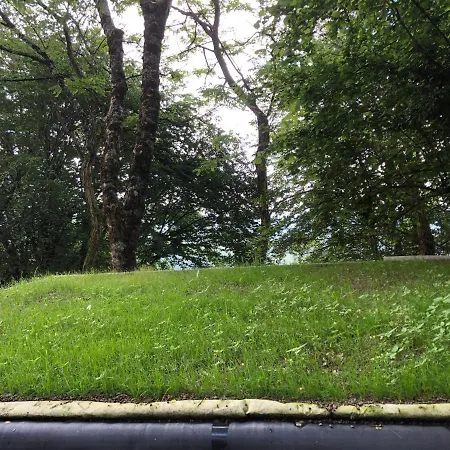 Fenetre Sur Les Pyrenees *