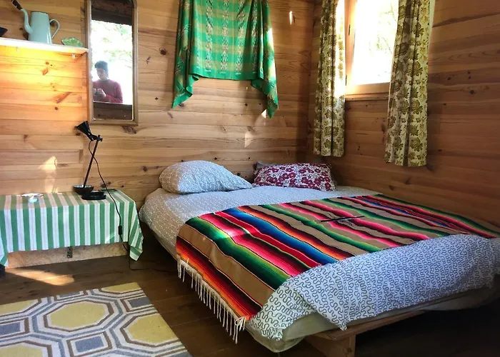 Fenetre Sur Les Pyrenees *