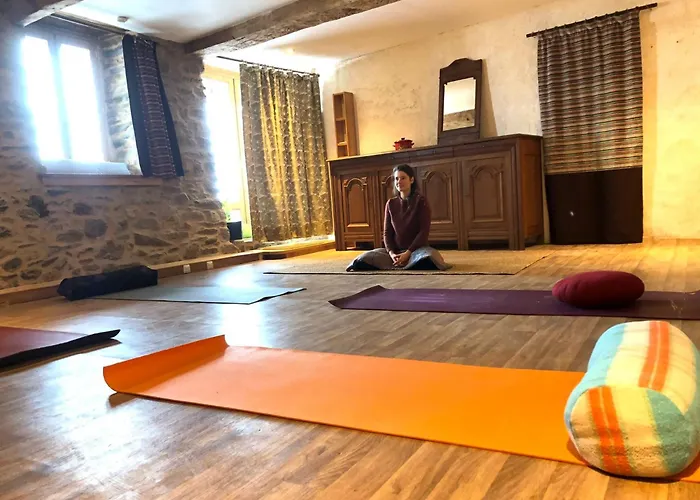 Fenetre Sur Les Pyrenees *